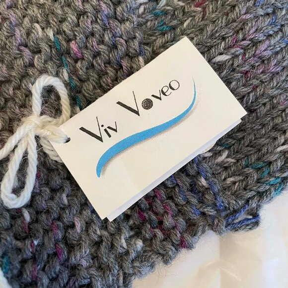 VIV VOVEO hat, 50% merino, 50% alpaca,UNISEX handknit in Canada. Gray NWT. OOAK - Picture 3 of 8